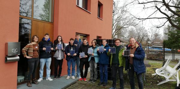 Schüler und Lehrer bei der Fa. ISC in Konstanz